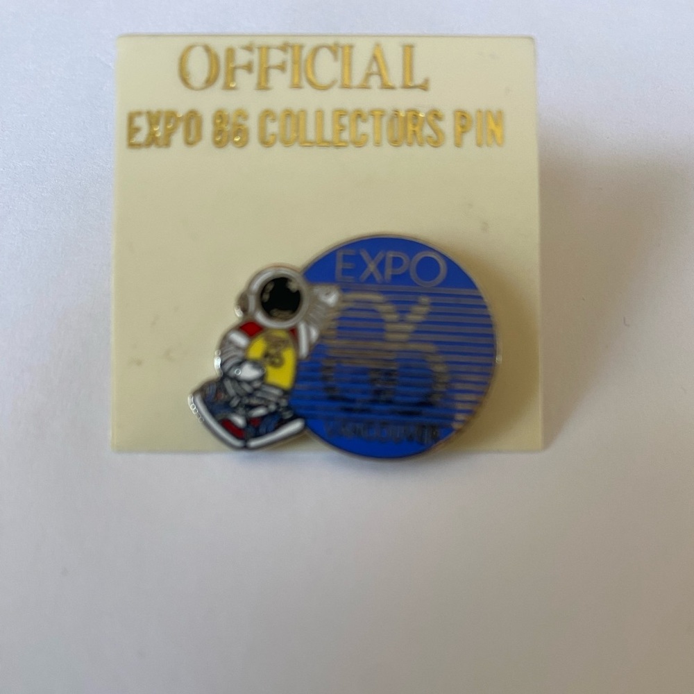 Expo 86 Vancouver Official Collectors Pin with Ernie